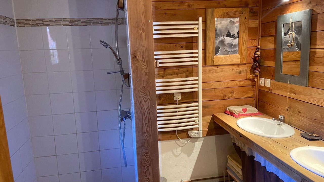 Photo of Bathroom in Molines-en-Queyras