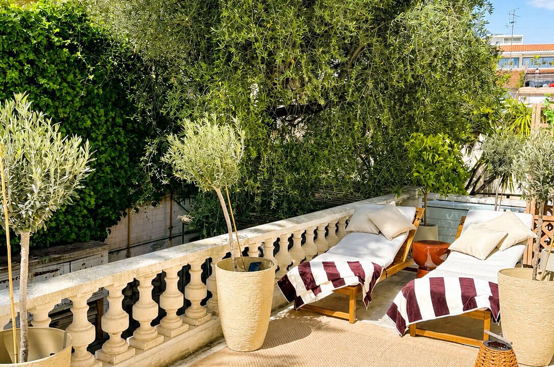 Photo of Patio Balcony in California - Pezou