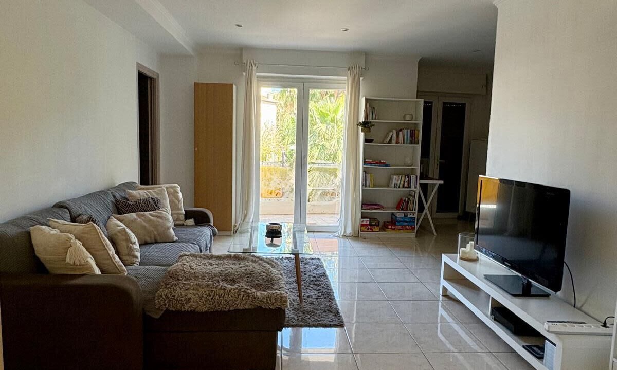 Photo of Livingroom in Prado - Republique