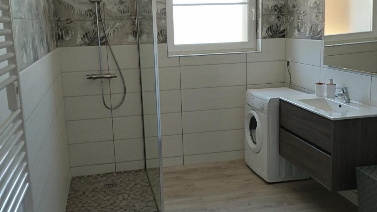 Photo of Bathroom in Saint-Martin-de-Varreville