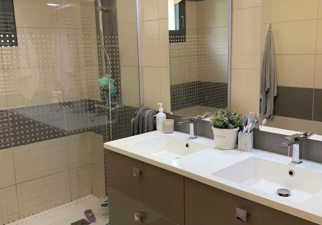 Photo of Bathroom in Orange