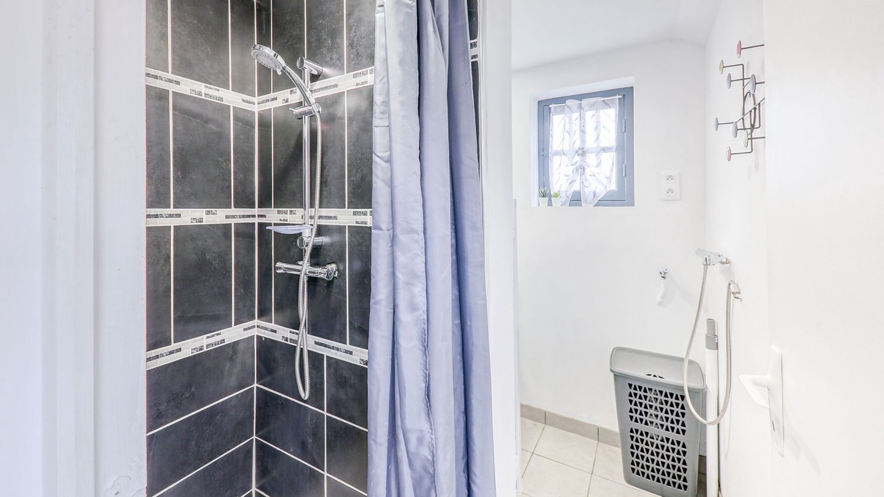 Photo of Bathroom in Locquirec