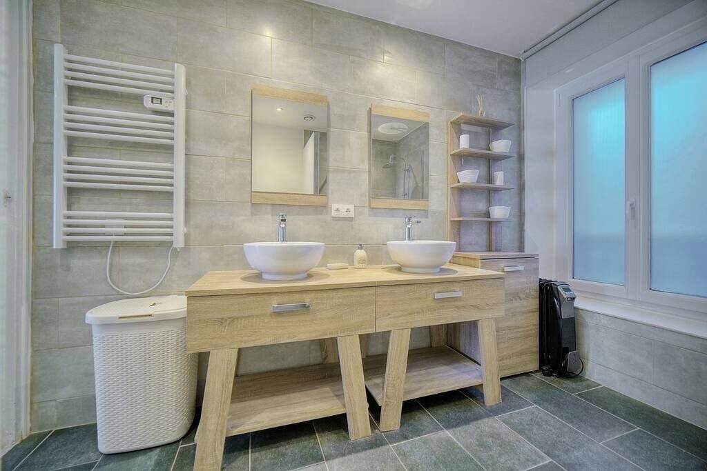 Photo of Bathroom in Cannes City Centre