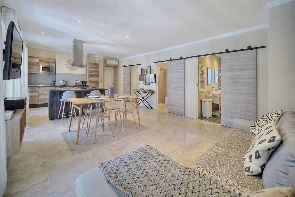 Photo of Livingroom in Cannes City Centre