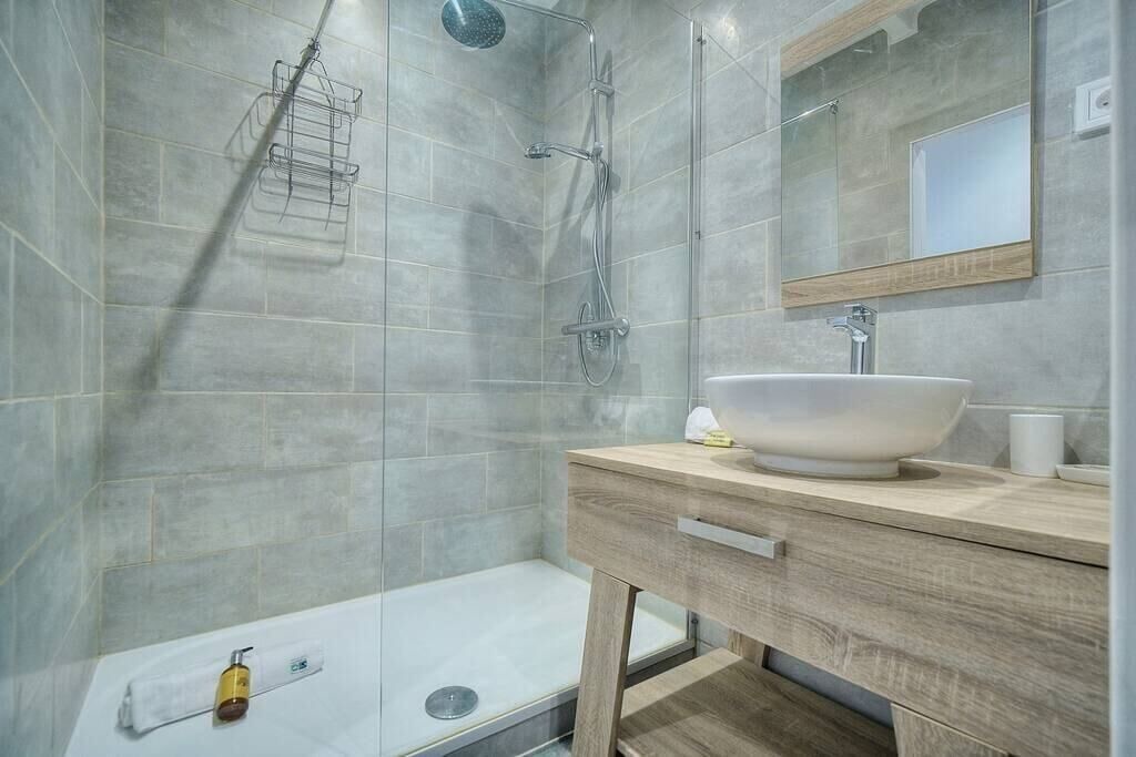 Photo of Bathroom in Cannes City Centre