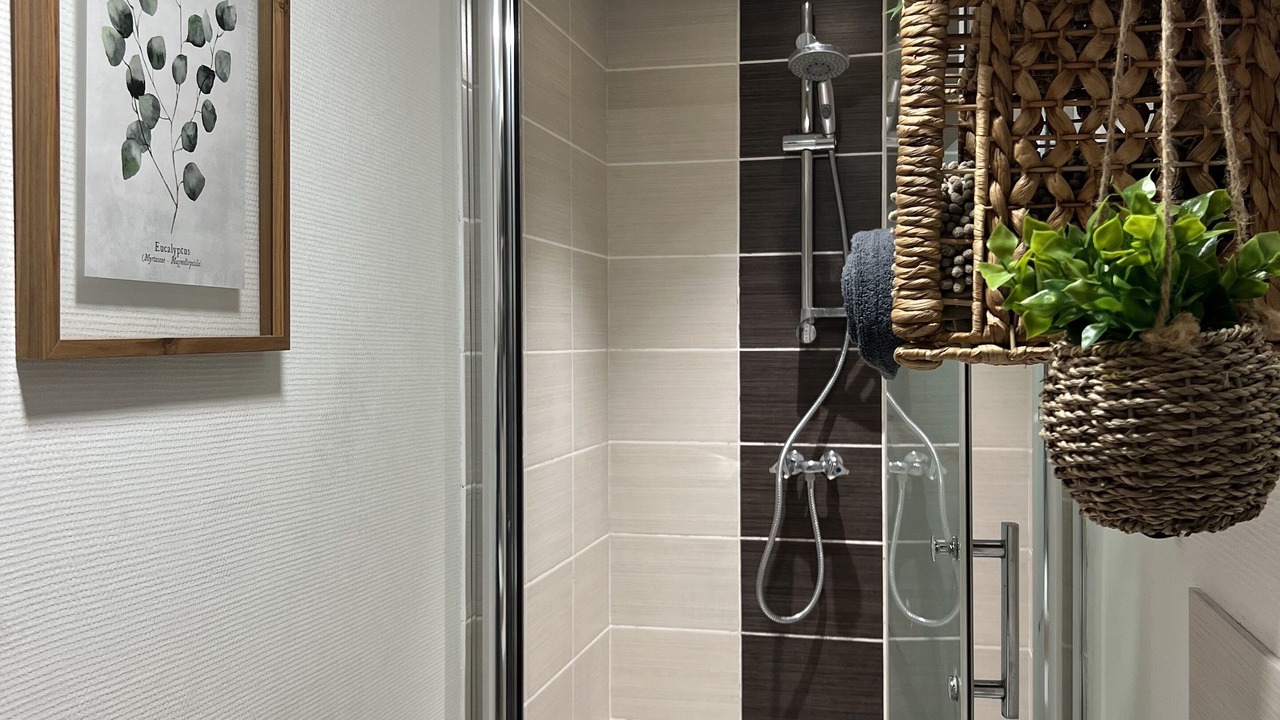 Photo of Bathroom in Equeurdreville-Hainneville