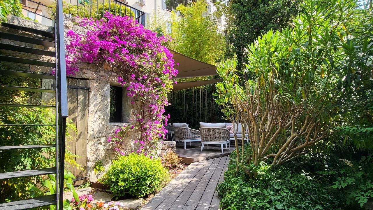 Photo of Outdoor in Cannes Old Town