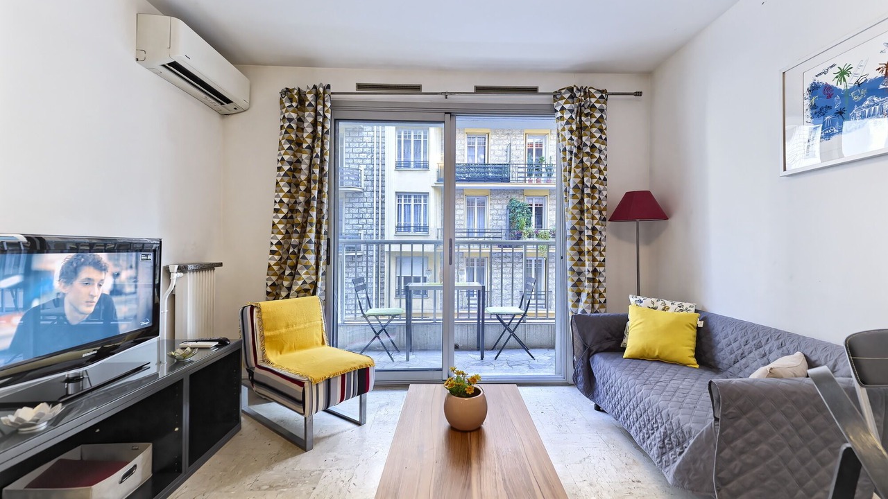 Photo of Livingroom in Musicians Quarter