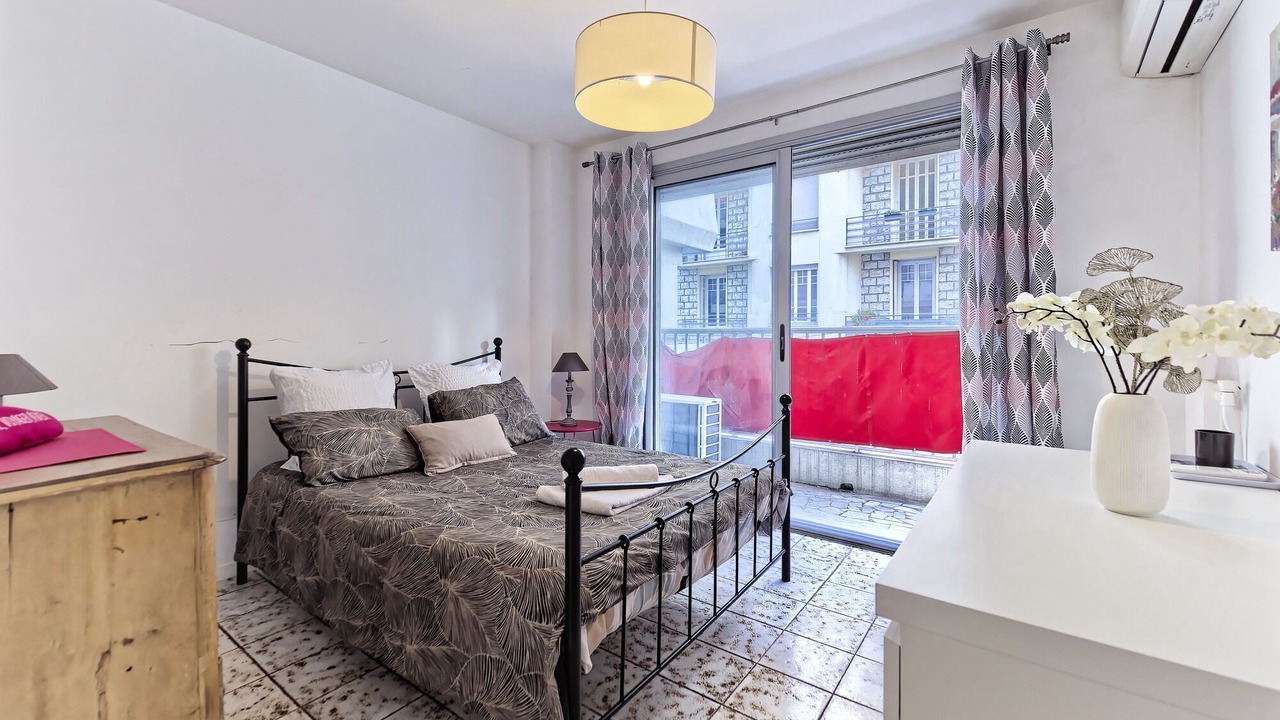 Photo of Bedroom in Musicians Quarter