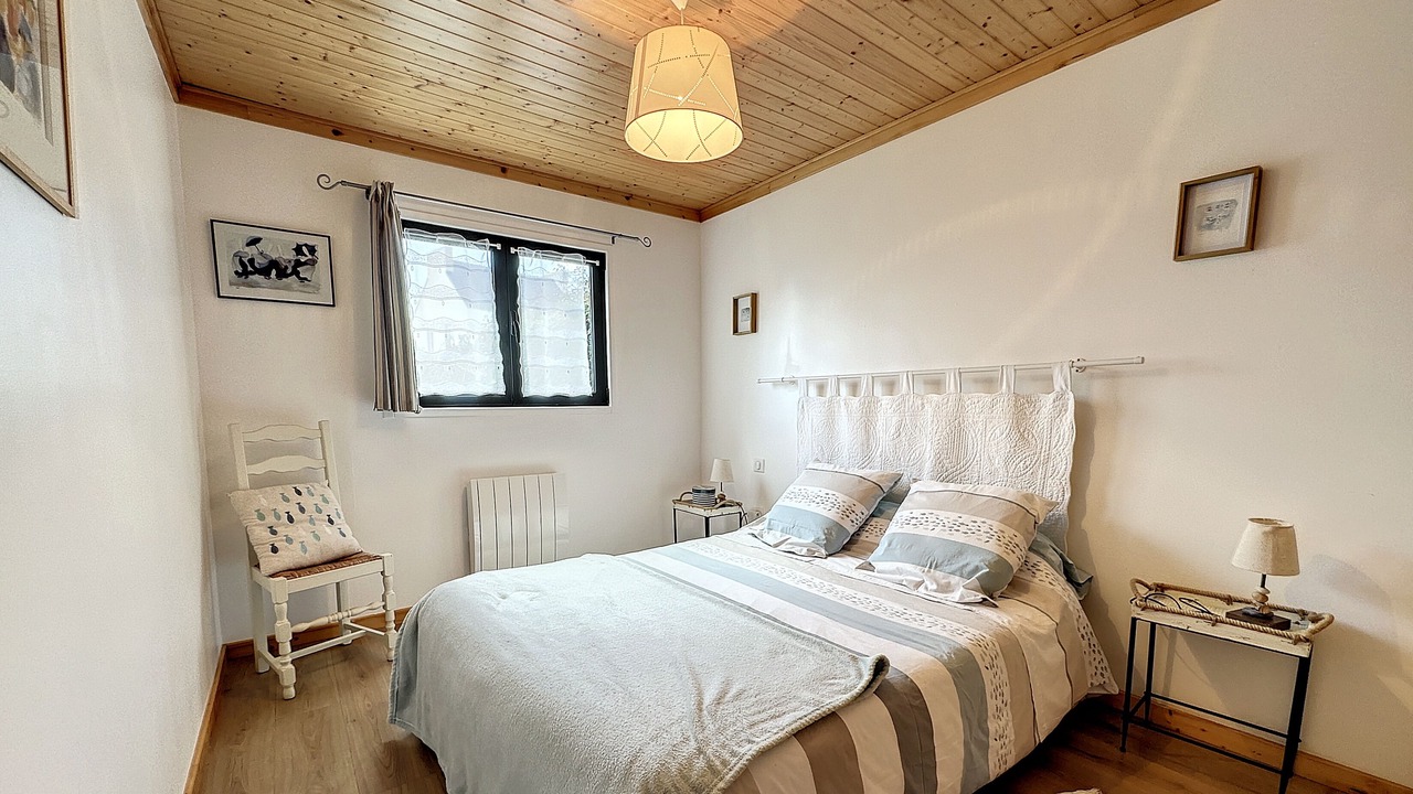 Photo of Bedroom in Plobannalec-Lesconil