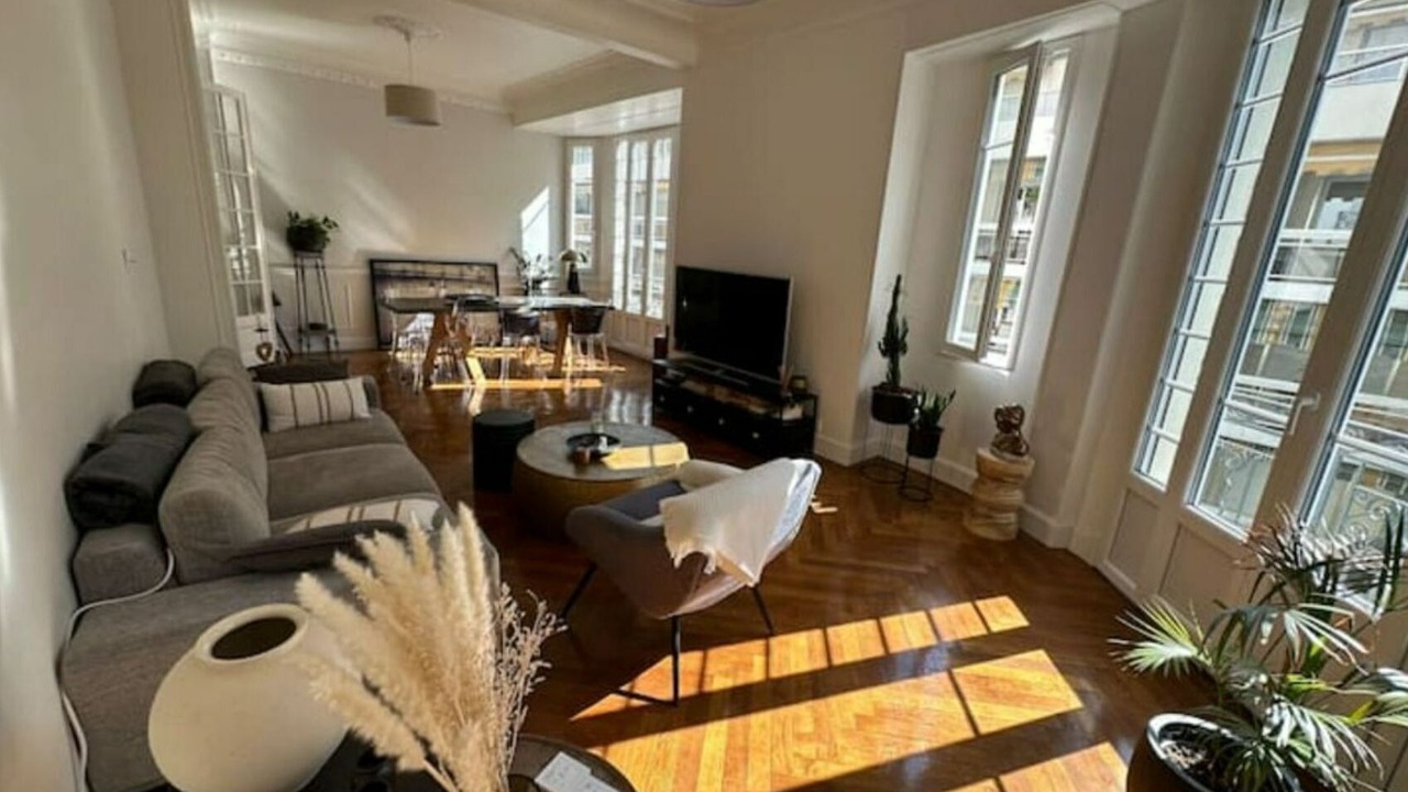 Photo of Livingroom in Musicians Quarter