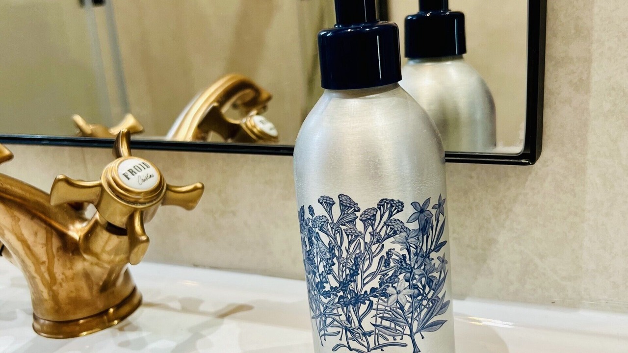 Photo of Bathroom in Musicians Quarter