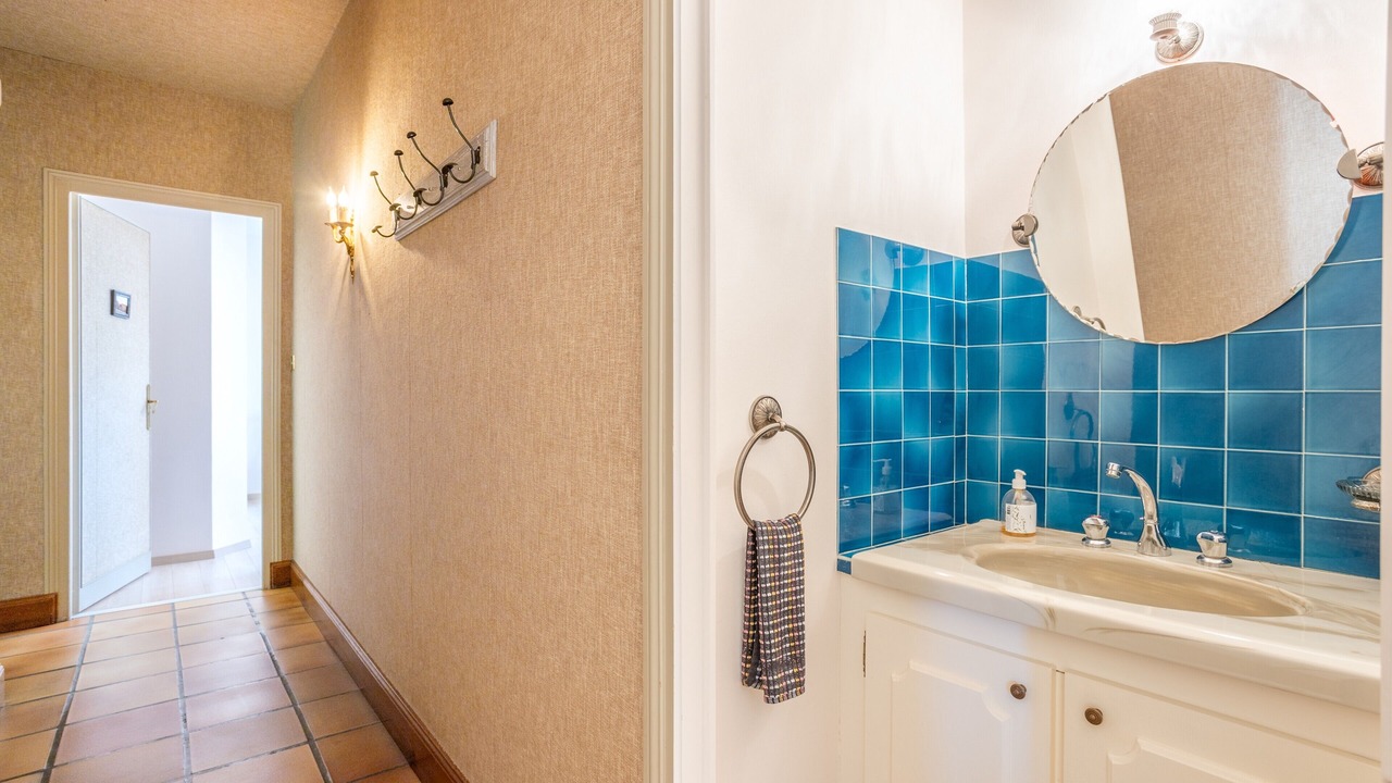Photo of Bathroom in Saint-Mesmin