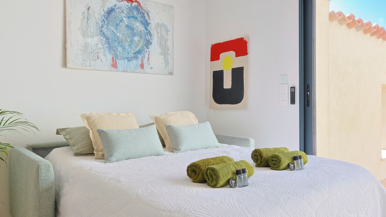 Photo of Bedroom in California - Pezou