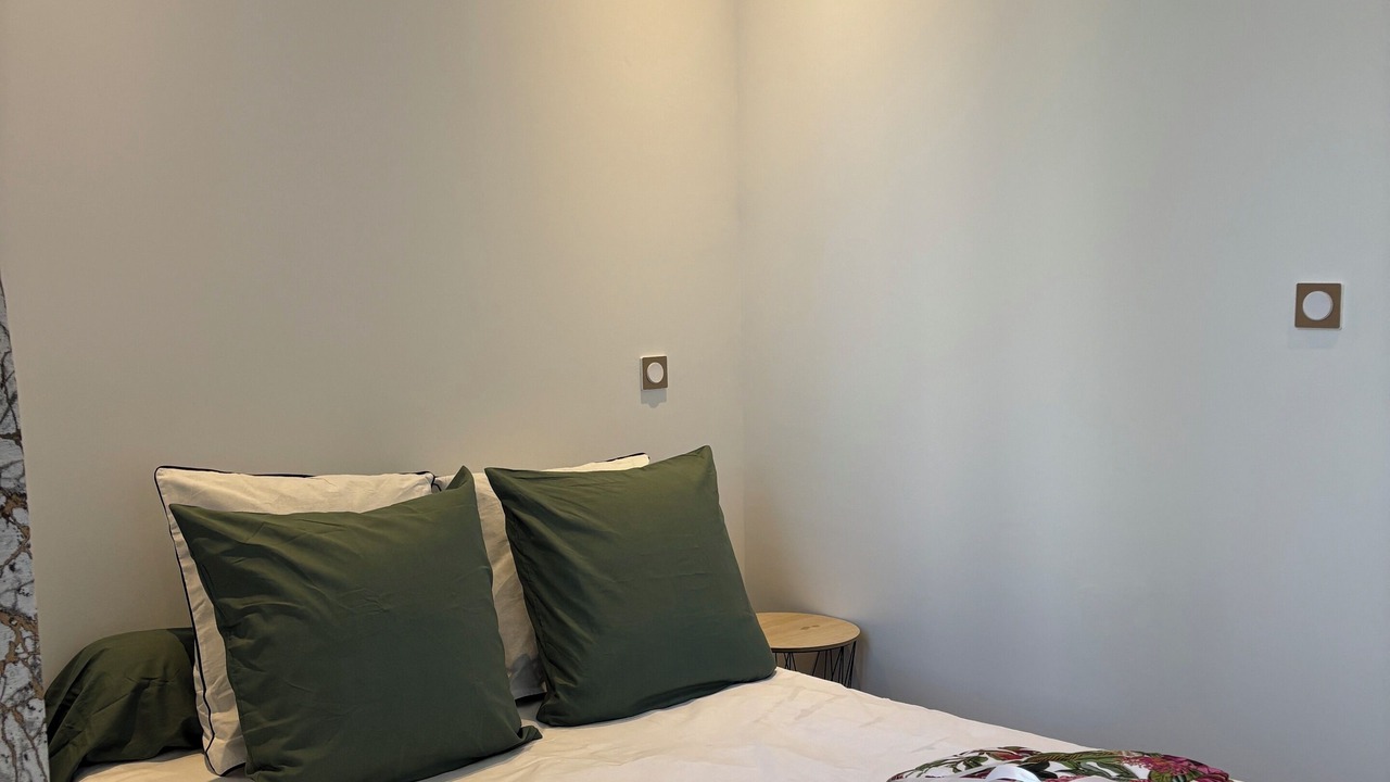 Photo of Bedroom in Prado - Republique