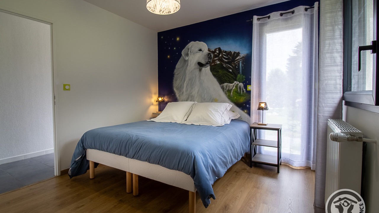 Photo of Bedroom in Campan