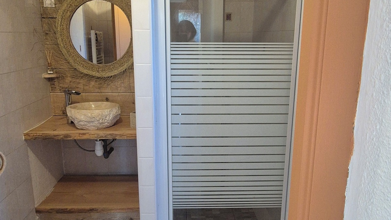 Photo of Bathroom in Saintes-Maries-de-la-Mer