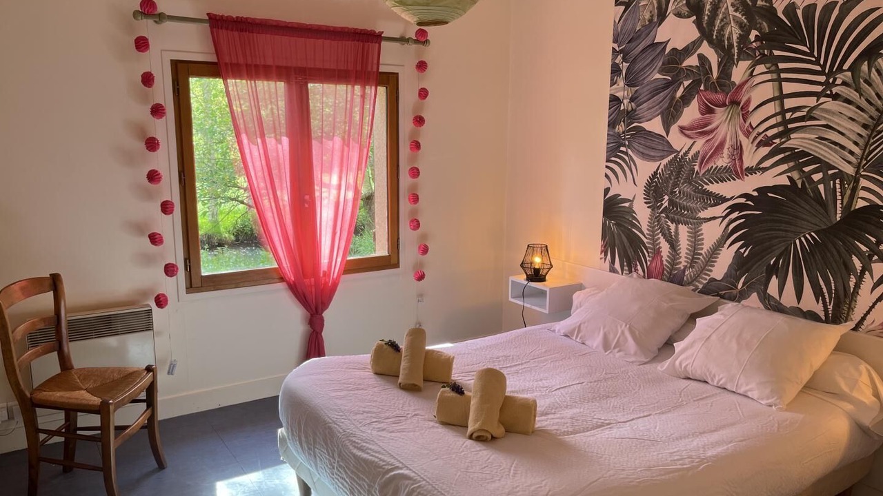 Photo of Bedroom in Mesnieres-en-Bray