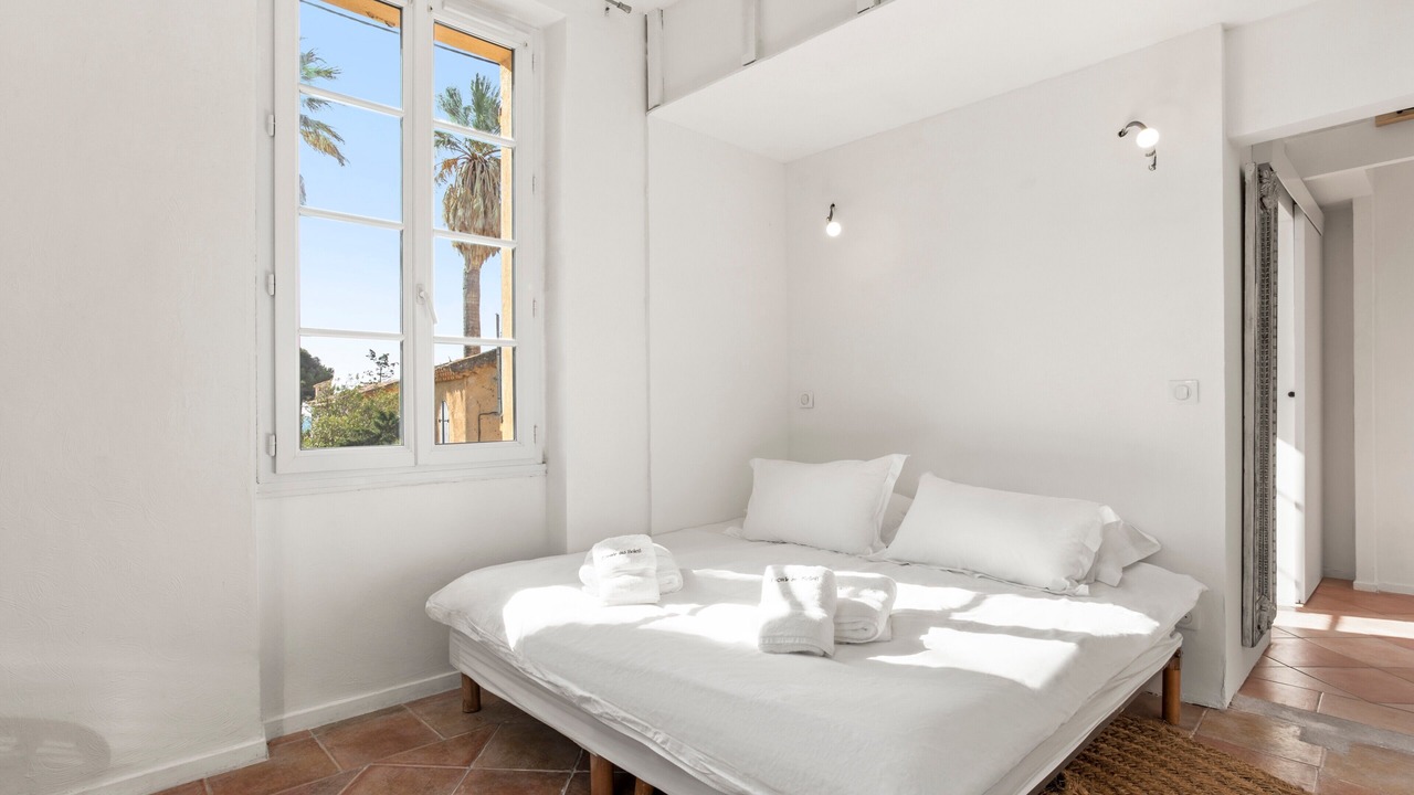 Photo of Bedroom in Saint-Aygulf