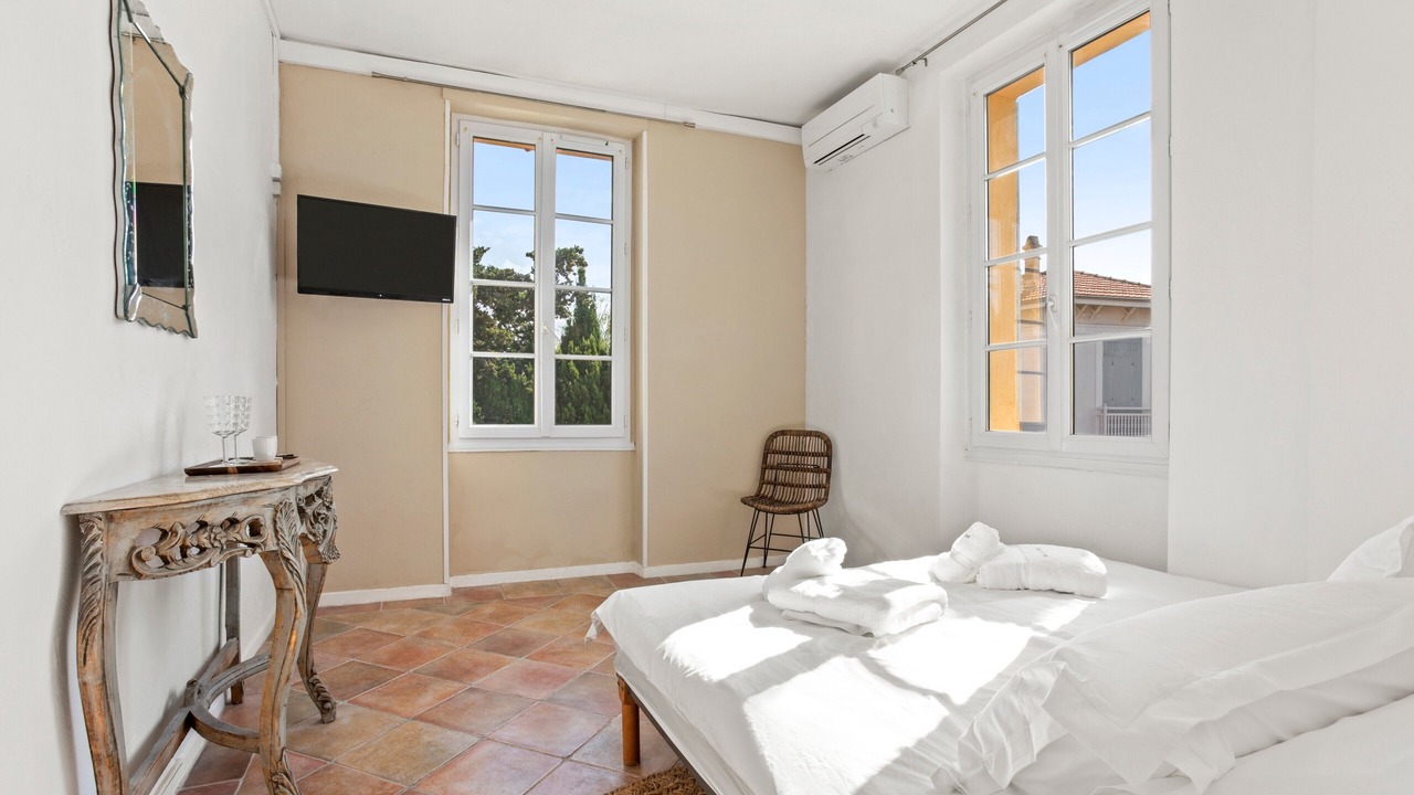 Photo of Bedroom in Saint-Aygulf