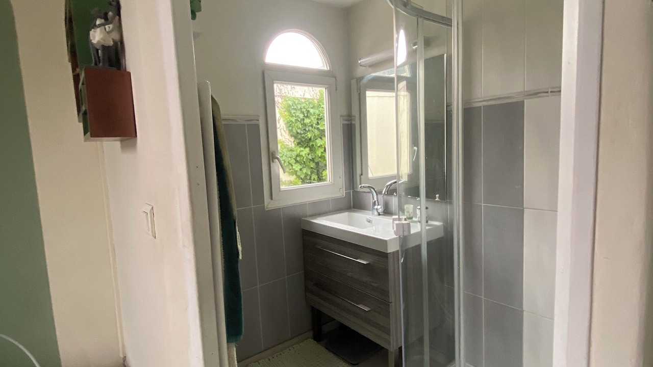 Photo of Bathroom in Carnot