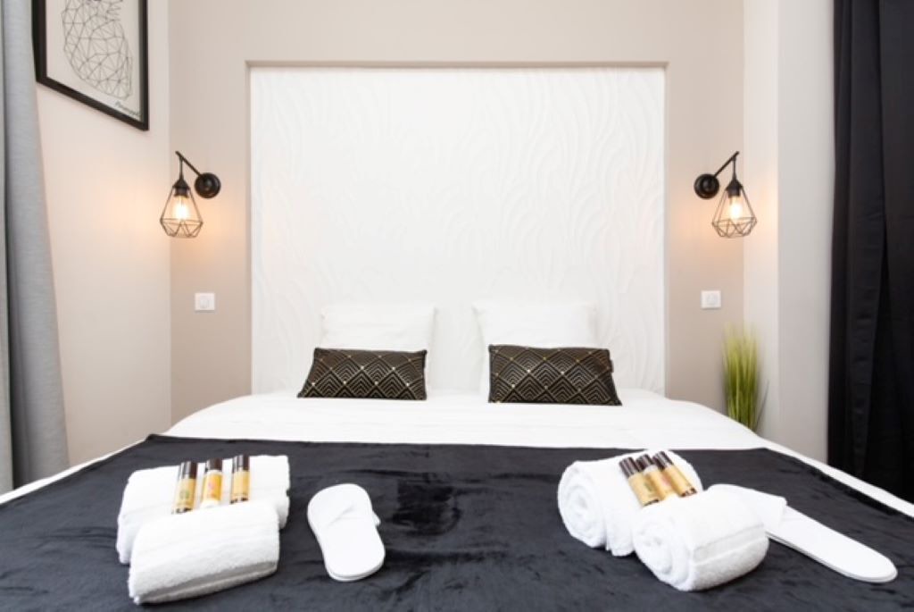 Photo of Bedroom in Cannes City Centre
