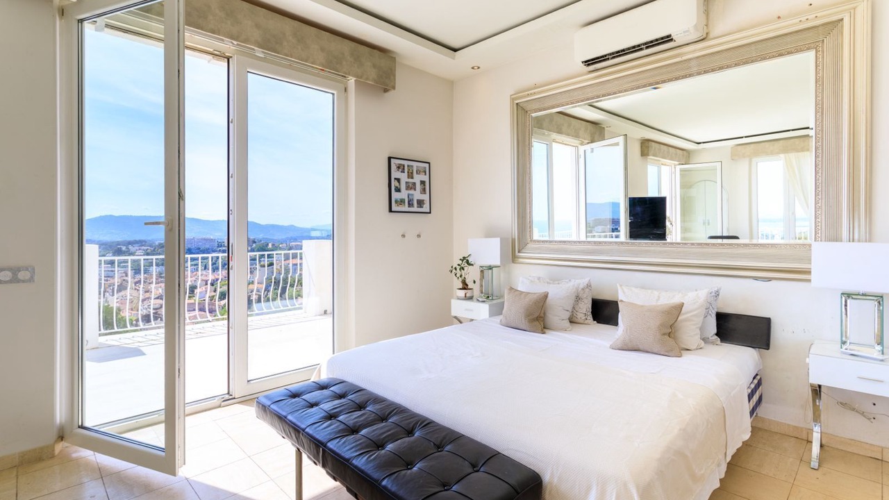 Photo of Bedroom in Le Cannet