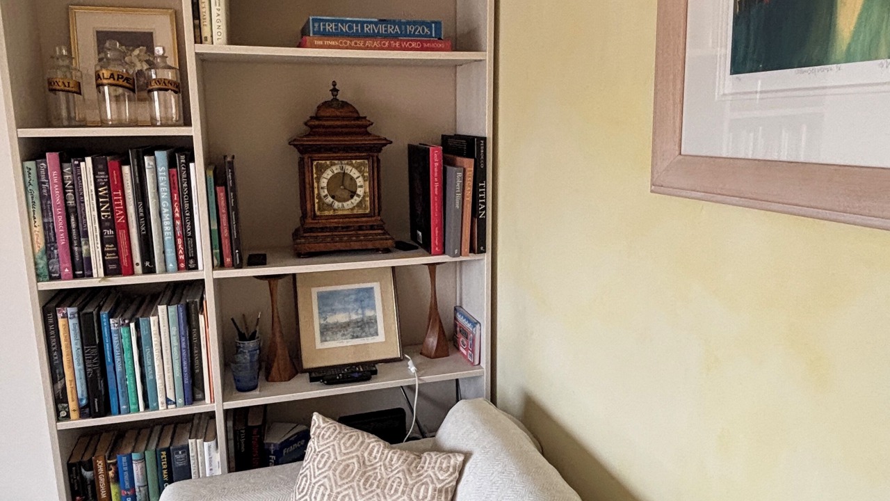 Photo of Livingroom in Prado - Republique