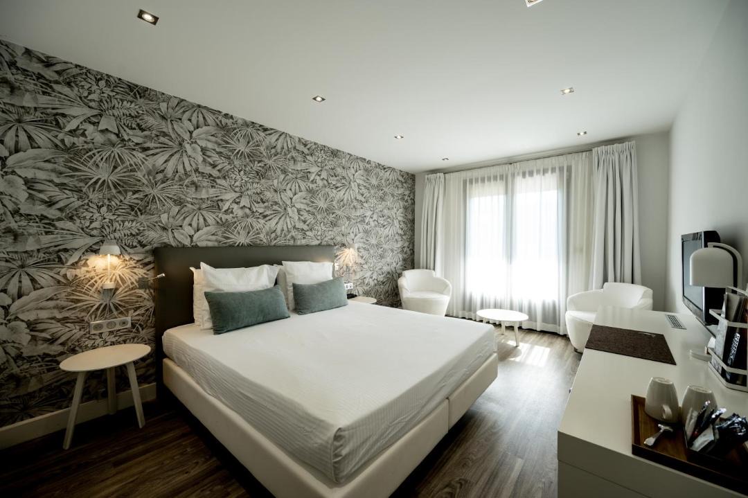 Photo of Bedroom in Saint-Aygulf