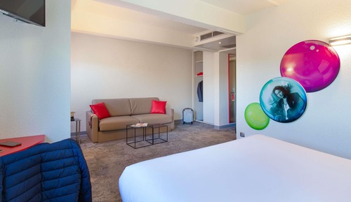 Standard Suite, Multiple Beds