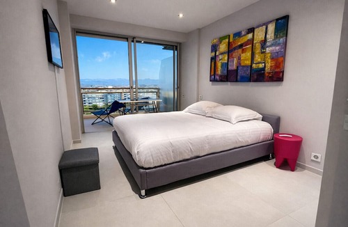 Cannes La Bocca Apartment | Amazing 3-BDR | Panoramic Sea Views