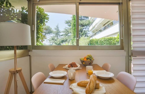 California - Pezou Apartment | Studio A/C La Californie with patio by Olidesi