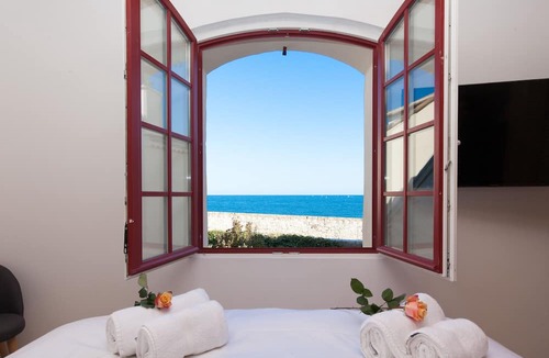 Antibes Old Town Apartment | Sea View Retreat · Old Town Antibes · 3BR Home with Terrace & Jacuzzi