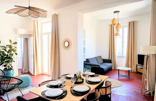 Riou - Petit Juas - Av de Grasse Apartment | Charming 100m² in the heart of the old town/10min Croisette & Beach. Air-conditioned