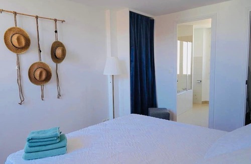 Riou - Petit Juas - Av de Grasse Apartment | Charming 100m² in the heart of the old town/10min Croisette & Beach. Air-conditioned