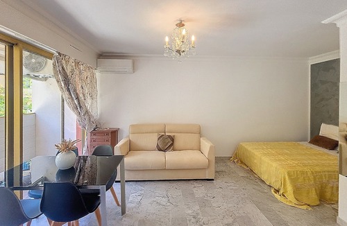 California - Pezou Apartment | Henri Camille Real Estate- Mikaela - Studio with terrace