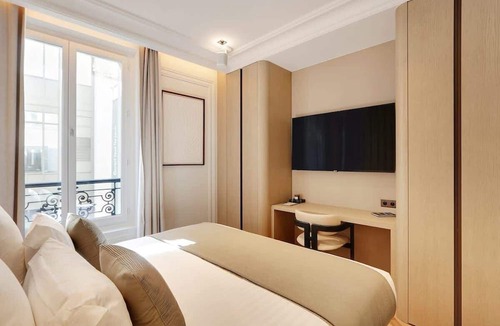 Saint-Merri Apartment | The Lander - Serviced 2BR/2BA - Marais