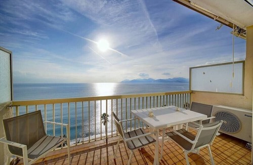 Le Suquet Apartment | Upstays Sea View Terrace 38m² Apartment