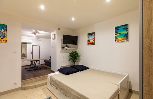 Prado - Republique Apartment | La Succulente - T1 bis climatisé proche plage