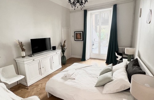 Centre Ville-Gare Apartment | MJ-SELECT - OFFENBACH 105 m2 hyper centre ,Terrace, parking, 5 min from the sea.