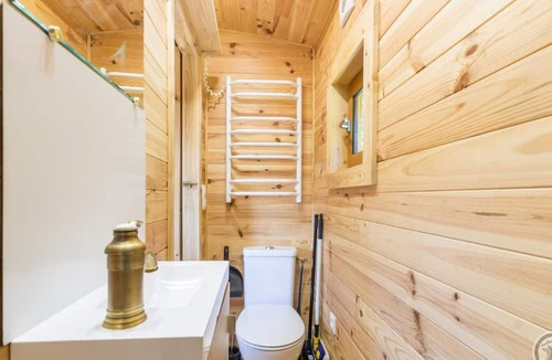 La Chapelle-Cecelin Apartment | Charming caravan near equestrian center, perfect for unwinding