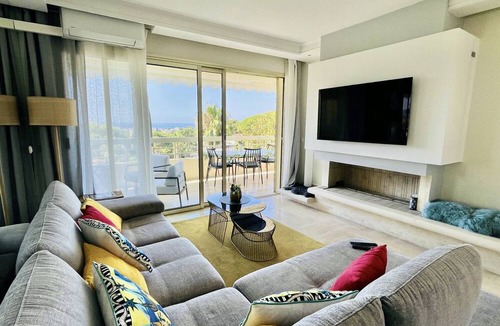 California - Pezou Apartment | Bella vista luxe