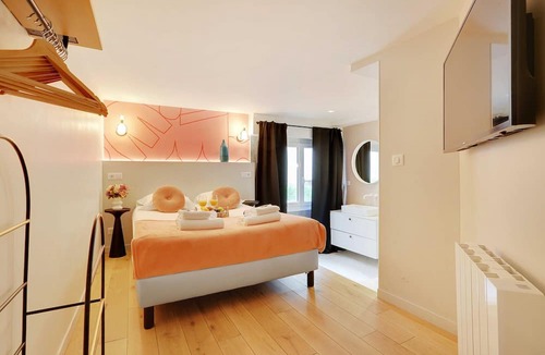 Quartier Saint-Ambroise Apartment | Serene apartment for 6p near the Marais