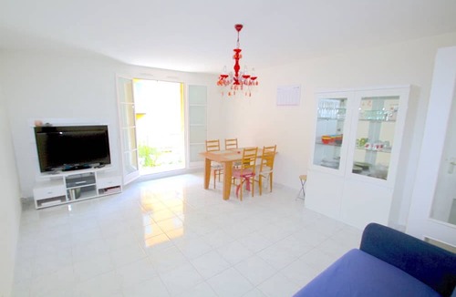 Nice Apartment | New bulding in the old twon of Nice, 750 meter to castel beach
