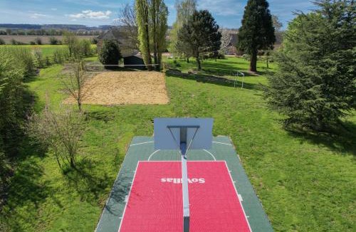 Eperrais Villa | Villa Haut Briauche 61 - Piscine chauffee - Beach Volley - 2h Paris - 45p