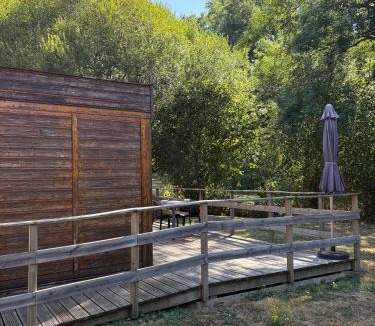 Saint-Michel-Mont-Mercure Ski Chalet | 2 Chalets indépendants 5 personnes et 2 personnes accès PMR en pleine nature, climatisés Proche du Puy duFou