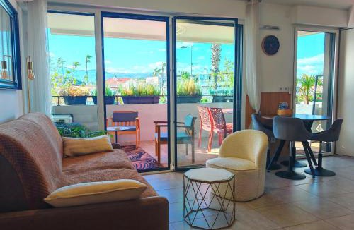 Villeneuve Loubet Beach Apartment | Pearl Beach - Rooftop Pool Seaside