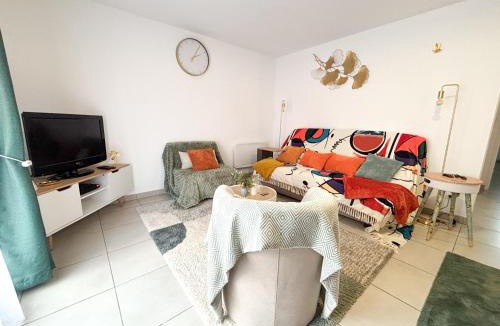 Lisieux Apartment | Le Roses- Spacieux T3 cosy proche gare de Lisieux