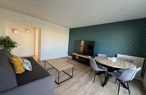 Republique - Les Ponts Apartment | L'Inattendu - Appartement avec balcon vue sur la Loire