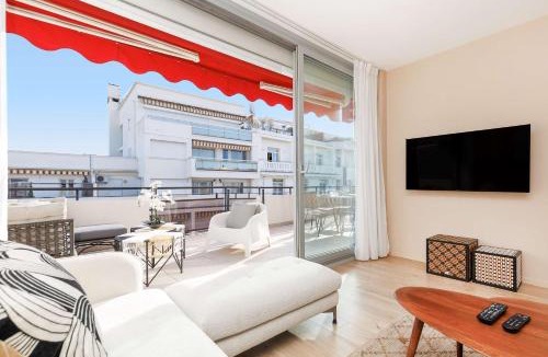 Cannes City Centre Apartment | XXL 2 beds with XXL terrace next to Martinez Hotel